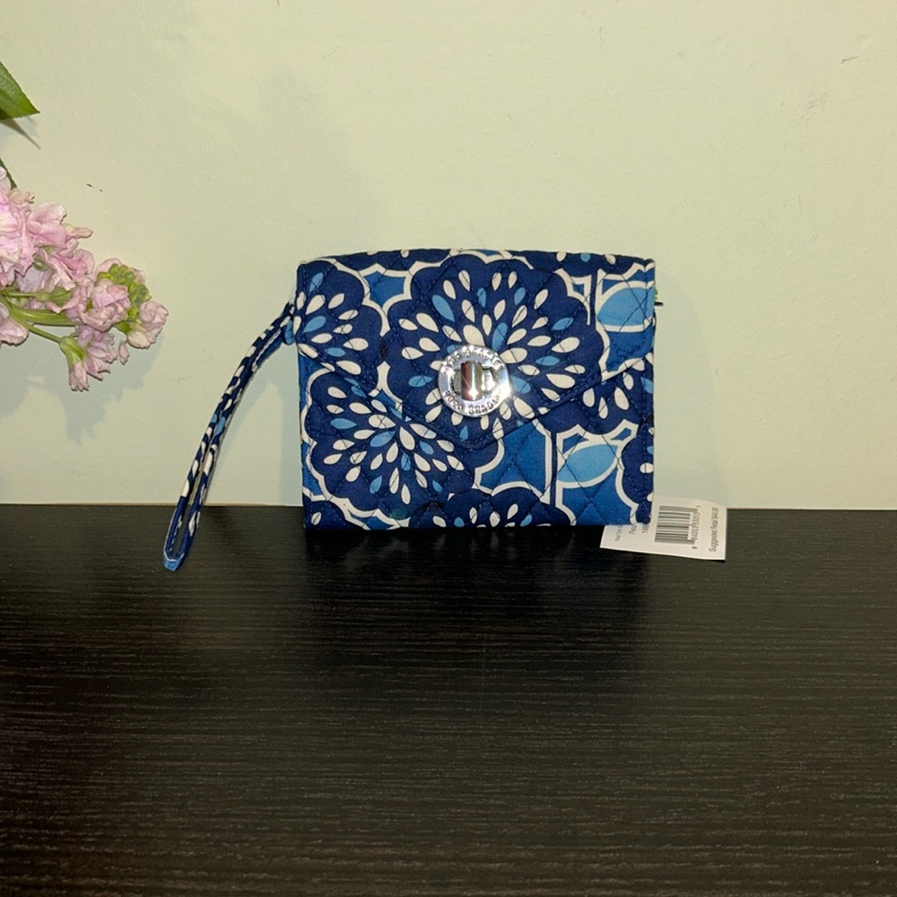 Vera Bradley your turn smartphone wristlet petal splash